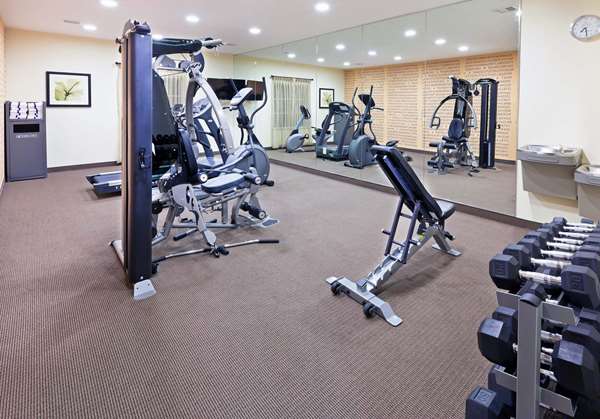 Fitness/ Exercise Room - La Quinta Inn & Suites Floresville
