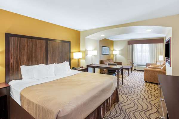 Suite - La Quinta Inn & Suites Floresville