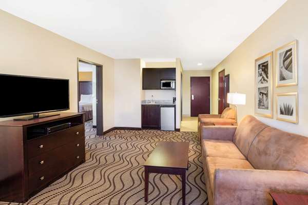 Suite - La Quinta Inn & Suites Floresville