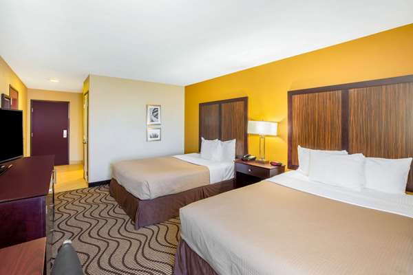  - La Quinta Inn & Suites Floresville