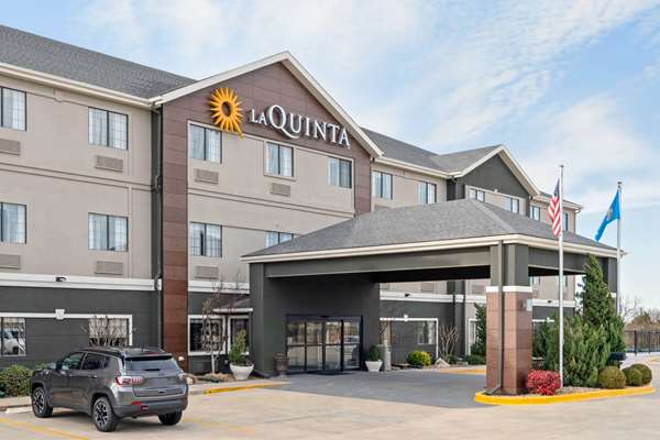 Exterior view - La Quinta Inn & Suites Ada