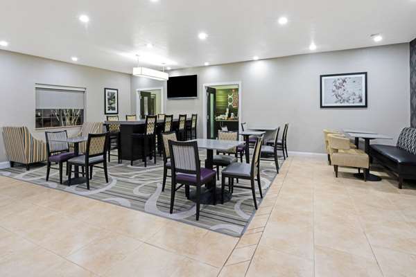  - La Quinta Inn & Suites Ada