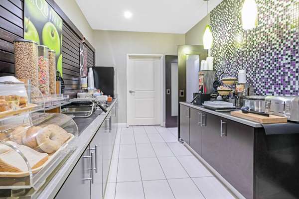  - La Quinta Inn & Suites Ada