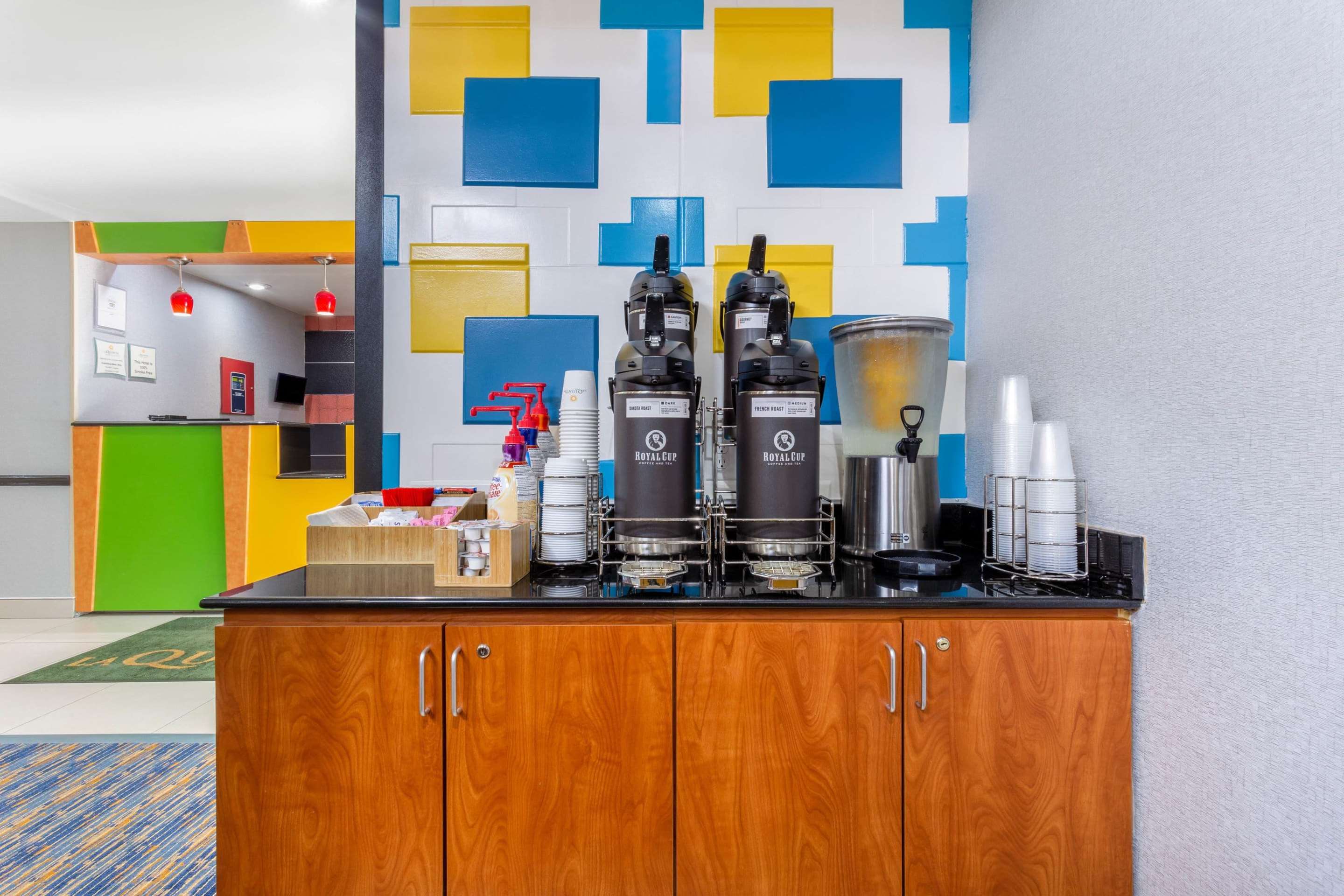 Property amenity | La Quinta Inn & Suites by Wyndham Columbus West - Hilliard
