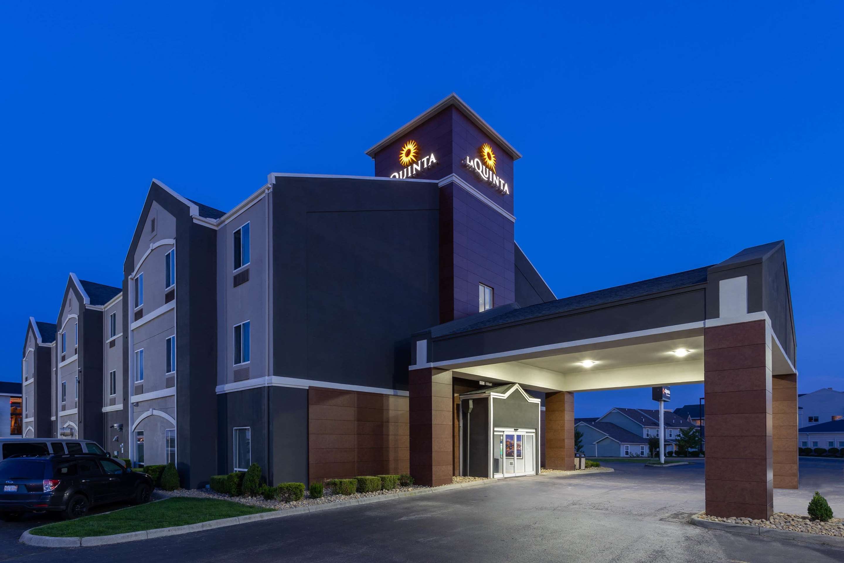 Exterior | La Quinta Inn & Suites by Wyndham Columbus West - Hilliard