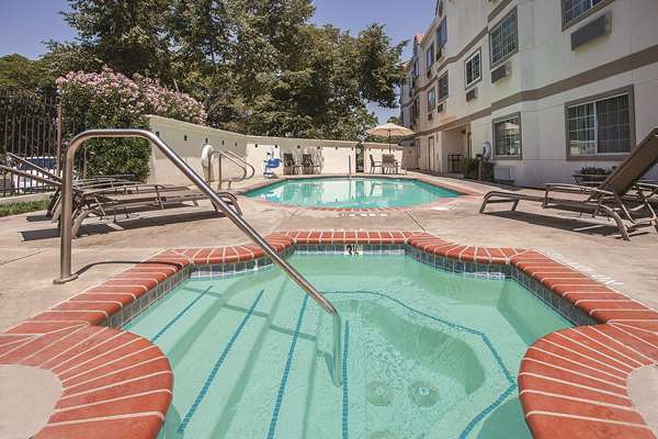 Pool - La Quinta Inn & Suites Davis - I-80, Exit 72