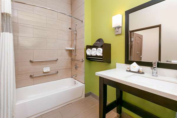  - La Quinta Inn & Suites University Area Tyler