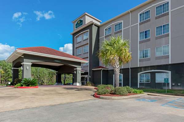 Exterior view - La Quinta Inn & Suites Leesville