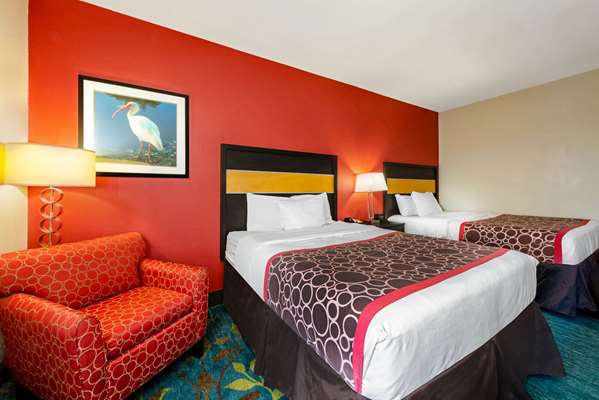  - La Quinta Inn & Suites Leesville