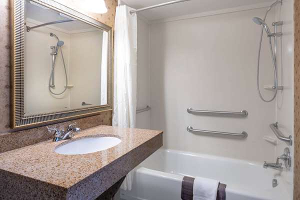  - La Quinta Inn & Suites Kennewick