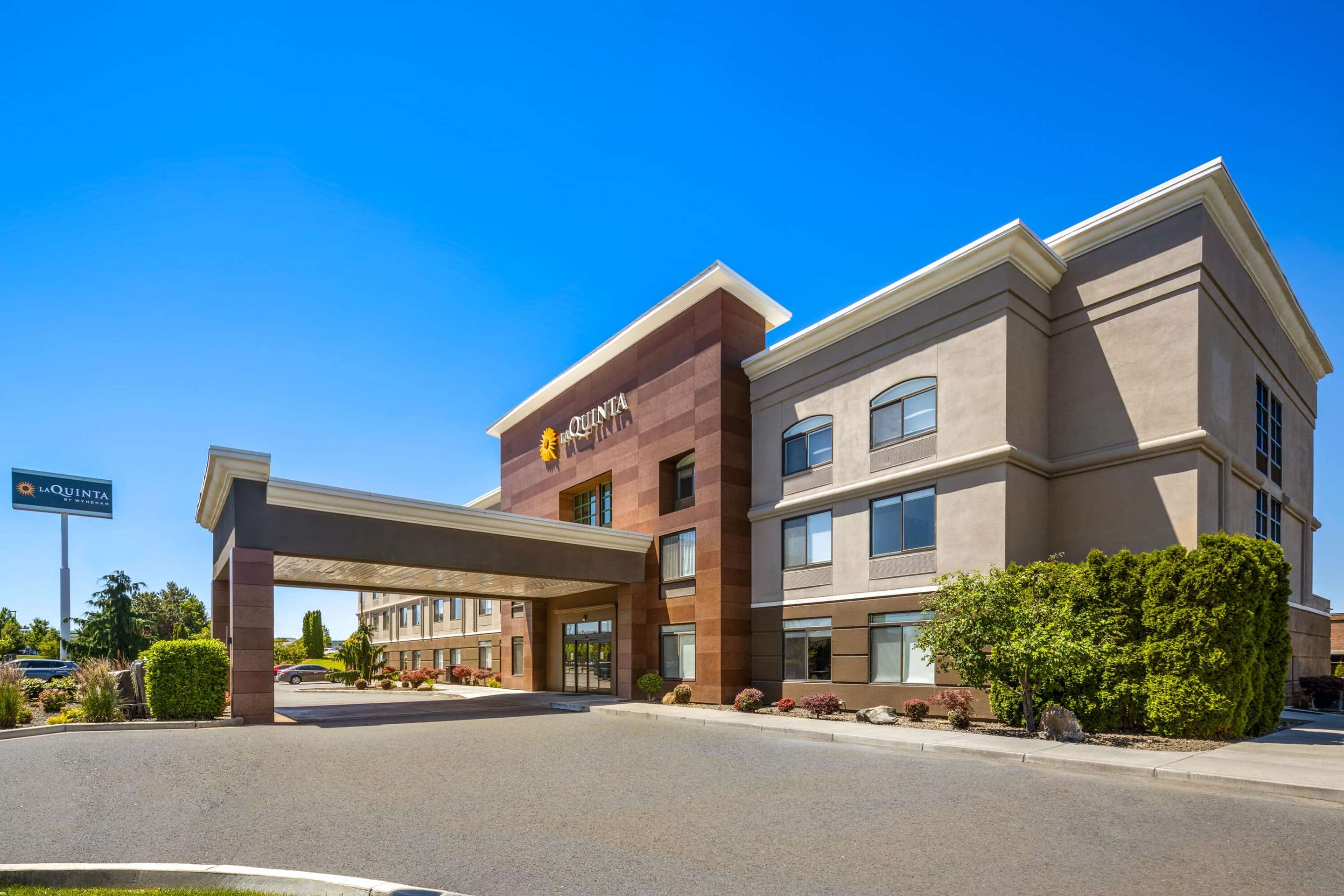 Exterior | La Quinta Inn & Suites by Wyndham Kennewick