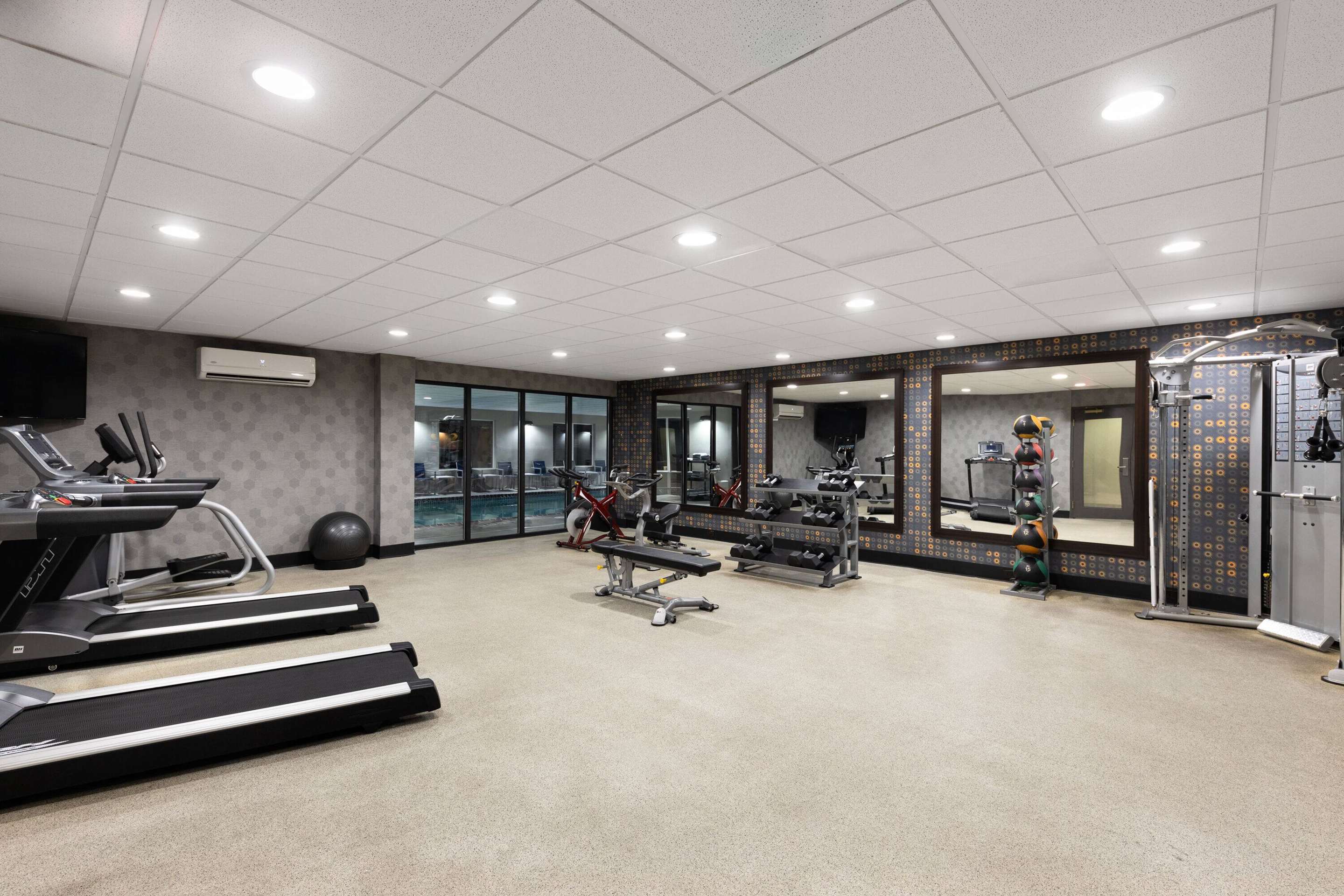 Health club fitness center gym | La Quinta Inn & Suites by Wyndham Kennewick