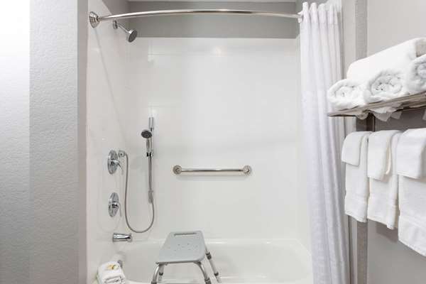  - La Quinta Inn & Suites Central Tampa