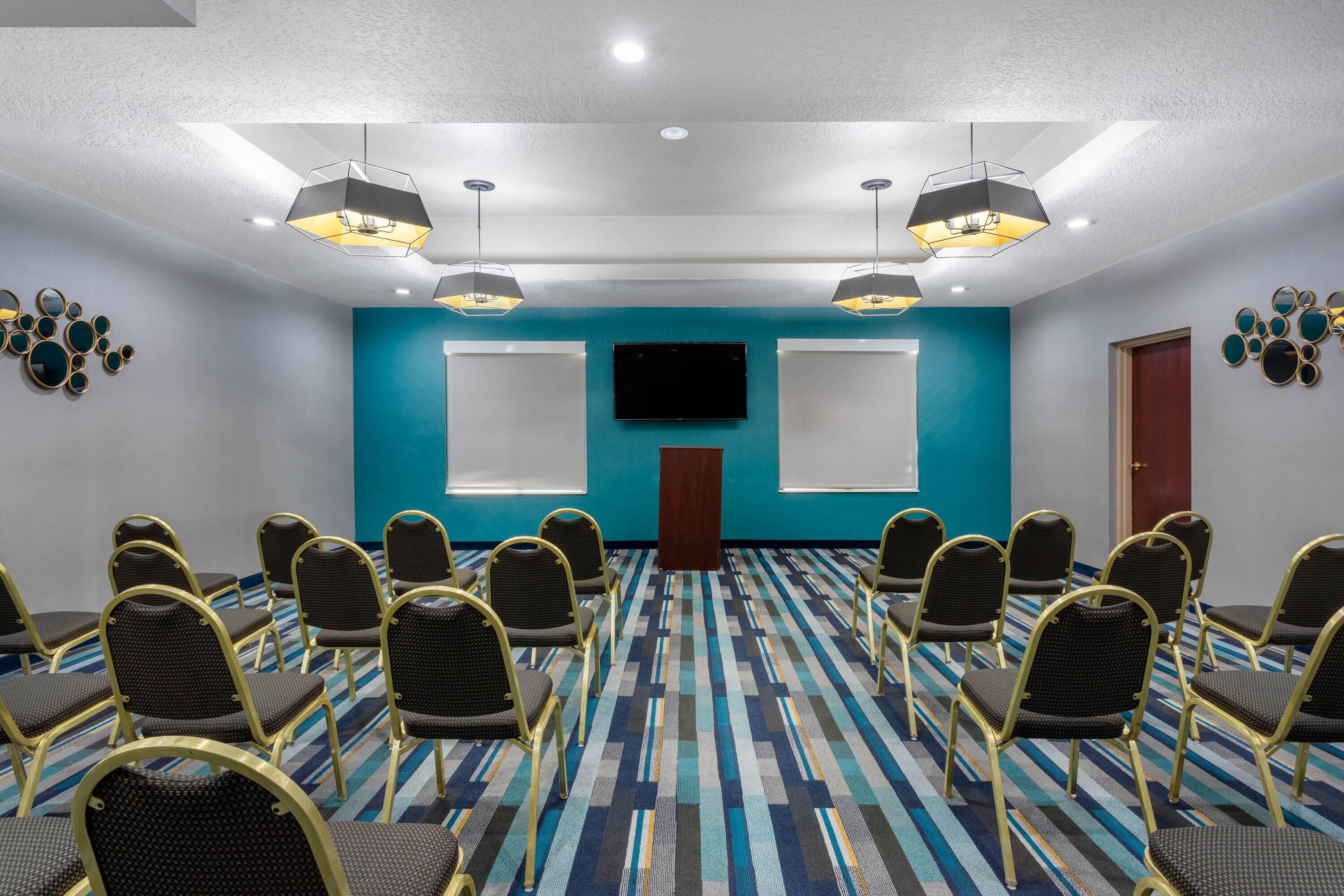 Meeting Room | La Quinta Inn & Suites by Wyndham Tampa Central