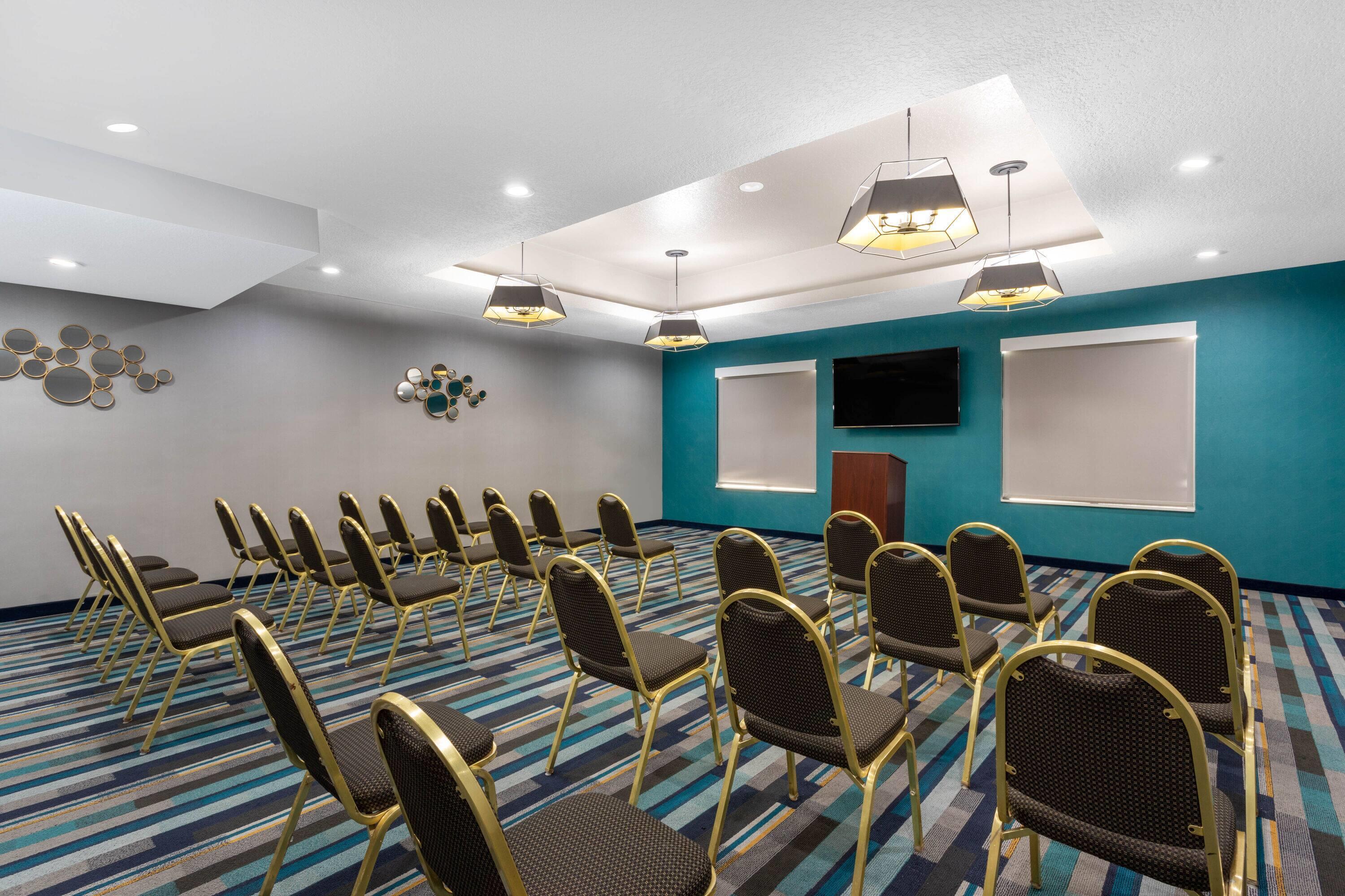 Meeting Room | La Quinta Inn & Suites by Wyndham Tampa Central