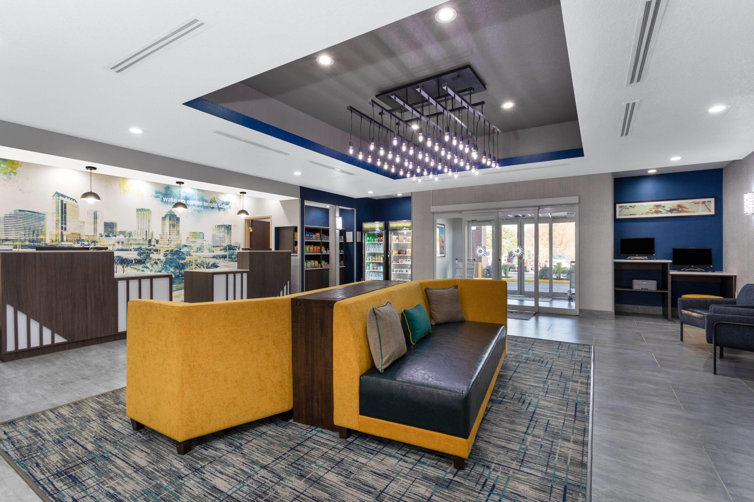 Lobby | La Quinta Inn & Suites by Wyndham Tampa Central
