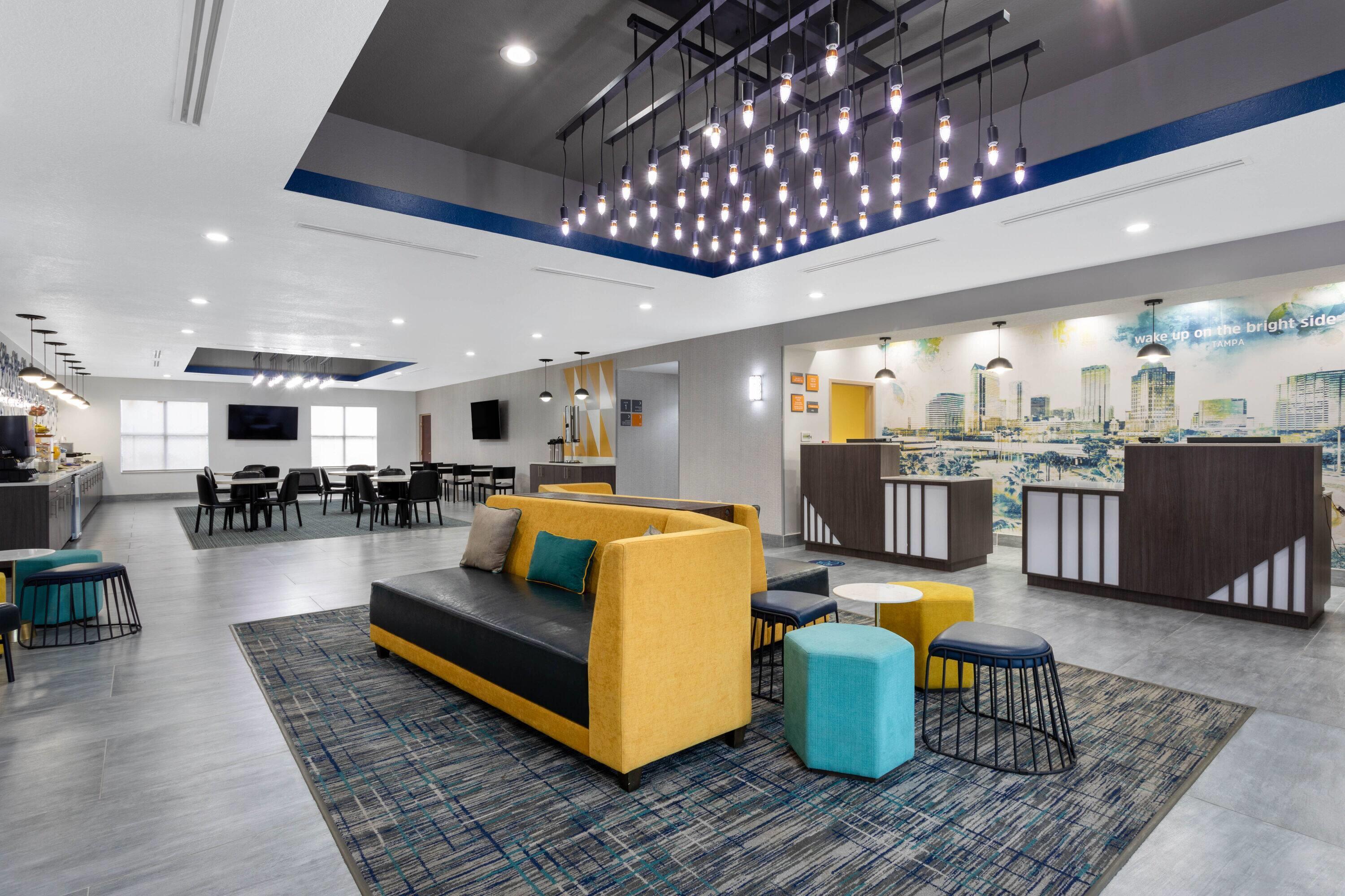 Lobby | La Quinta Inn & Suites by Wyndham Tampa Central