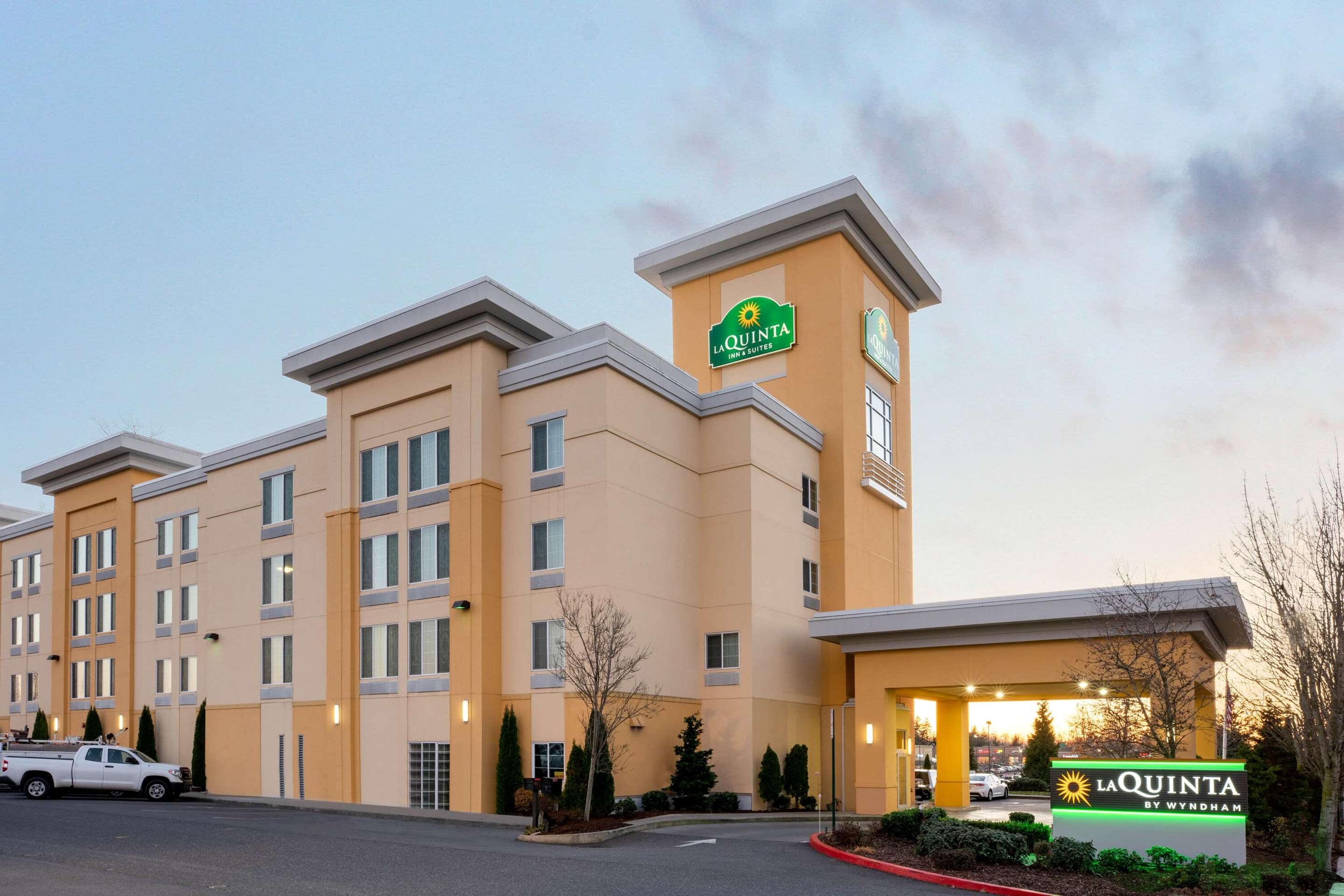 Exterior | La Quinta Inn & Suites by Wyndham Bellingham