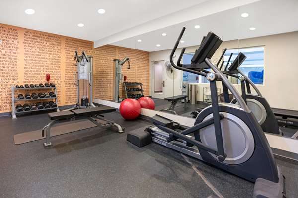 Fitness/ Exercise Room - La Quinta Inn & Suites Bellingham - I-5, Exit 258