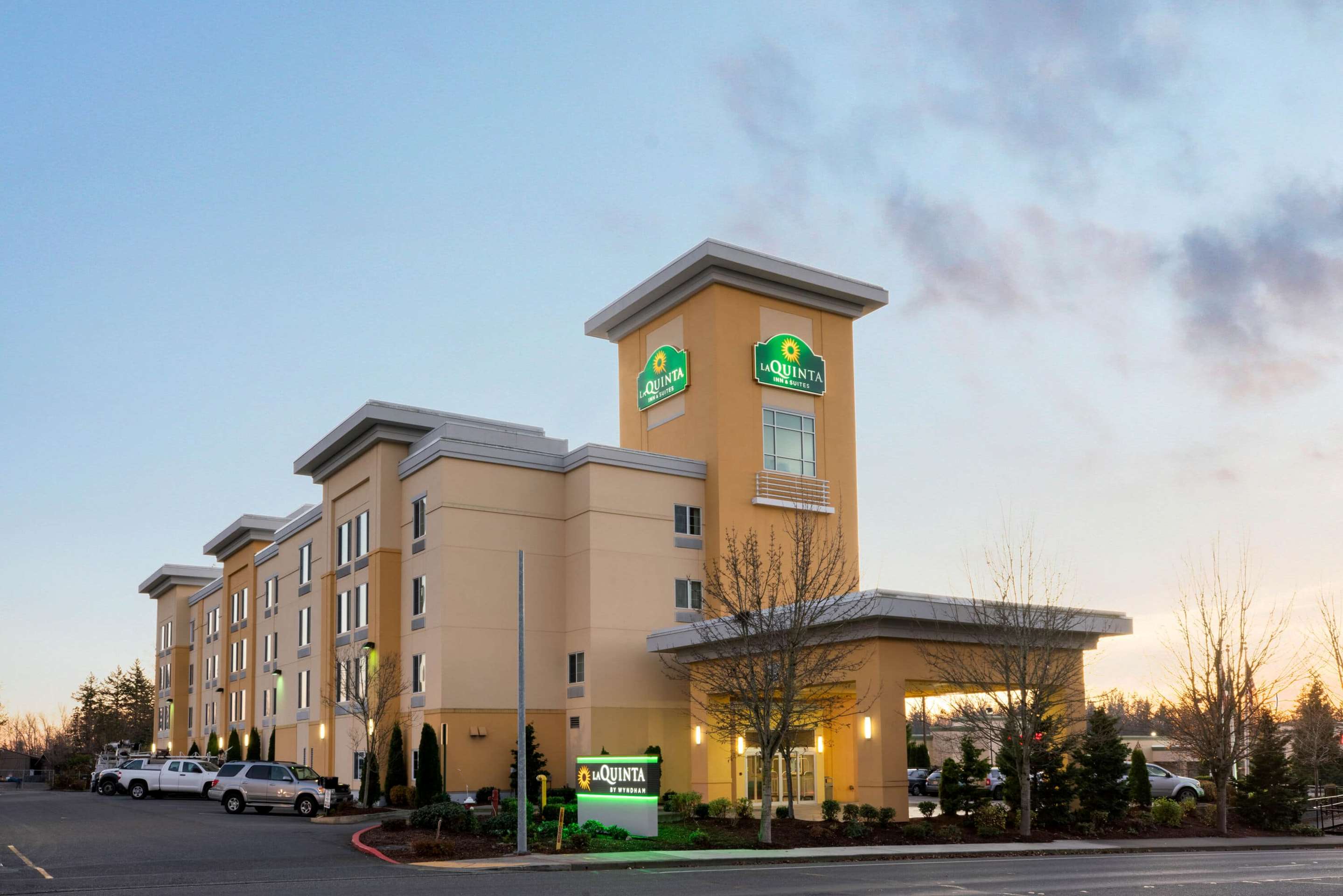 Exterior | La Quinta Inn & Suites by Wyndham Bellingham