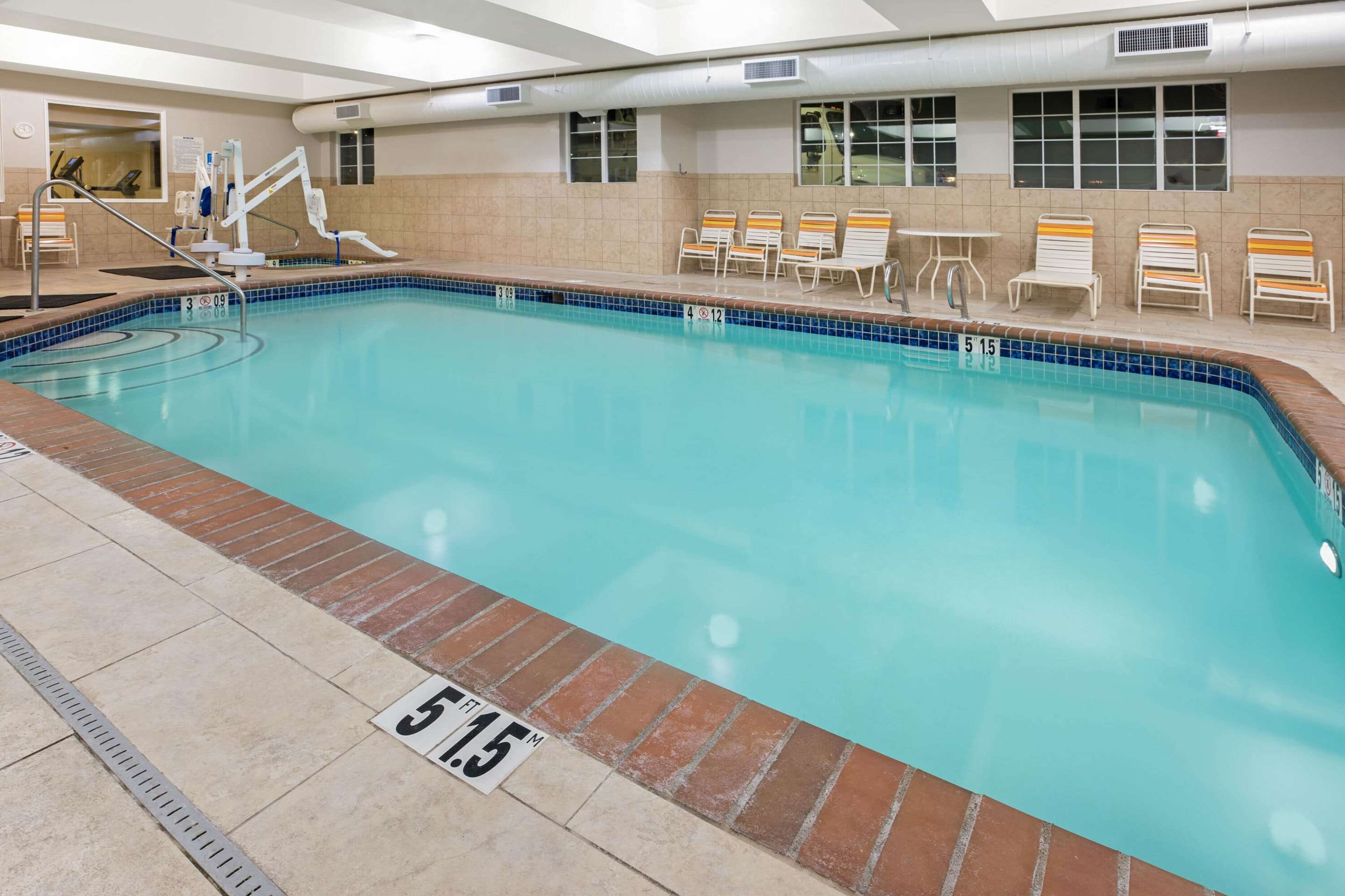 Pool | La Quinta Inn & Suites by Wyndham Bellingham