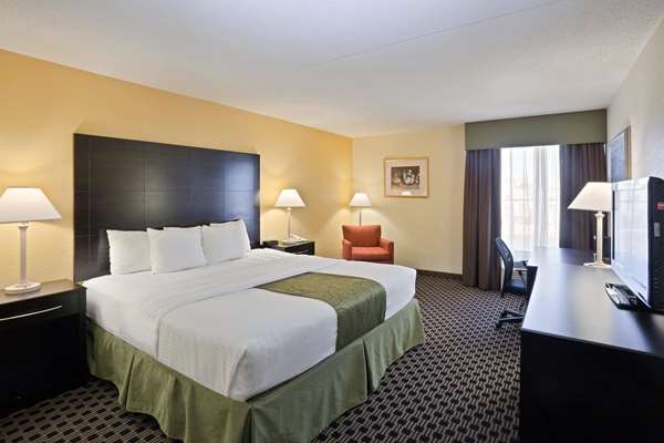  - La Quinta Inn & Suites Salina - I-70, Exit 252