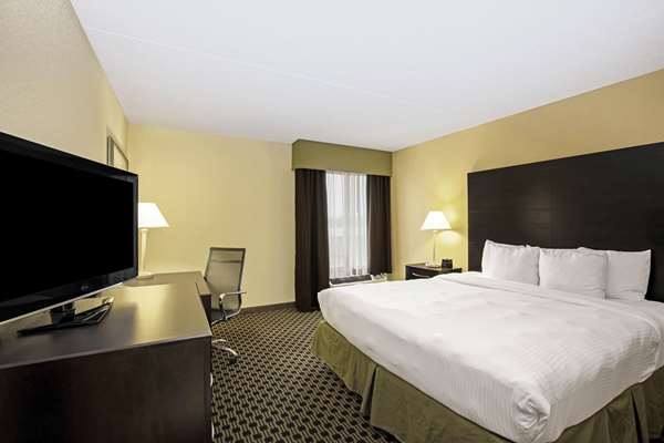 Suite - La Quinta Inn & Suites Salina - I-70, Exit 252