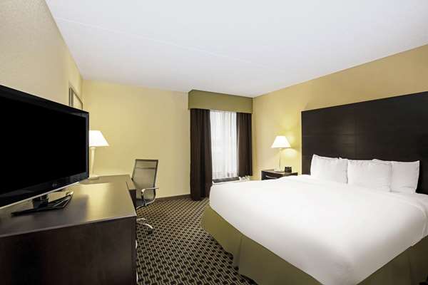 Suite - La Quinta Inn & Suites Salina - I-70, Exit 252