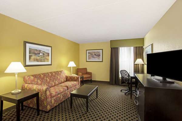 Suite - La Quinta Inn & Suites Salina - I-70, Exit 252