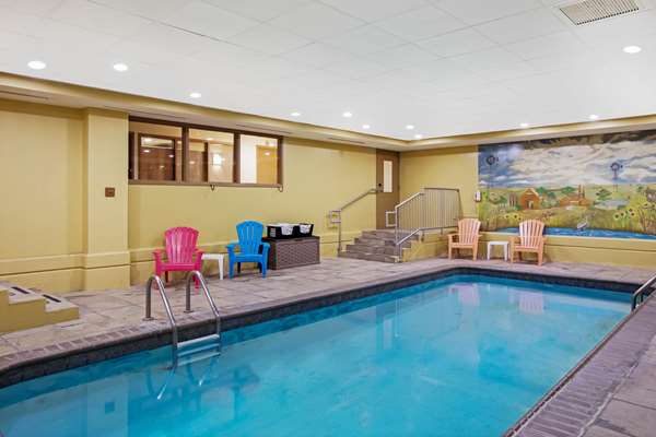 Pool - La Quinta Inn & Suites Salina - I-70, Exit 252
