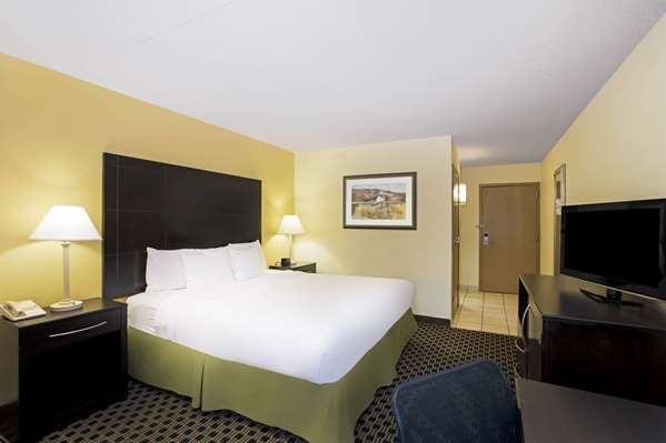  - La Quinta Inn & Suites Salina - I-70, Exit 252