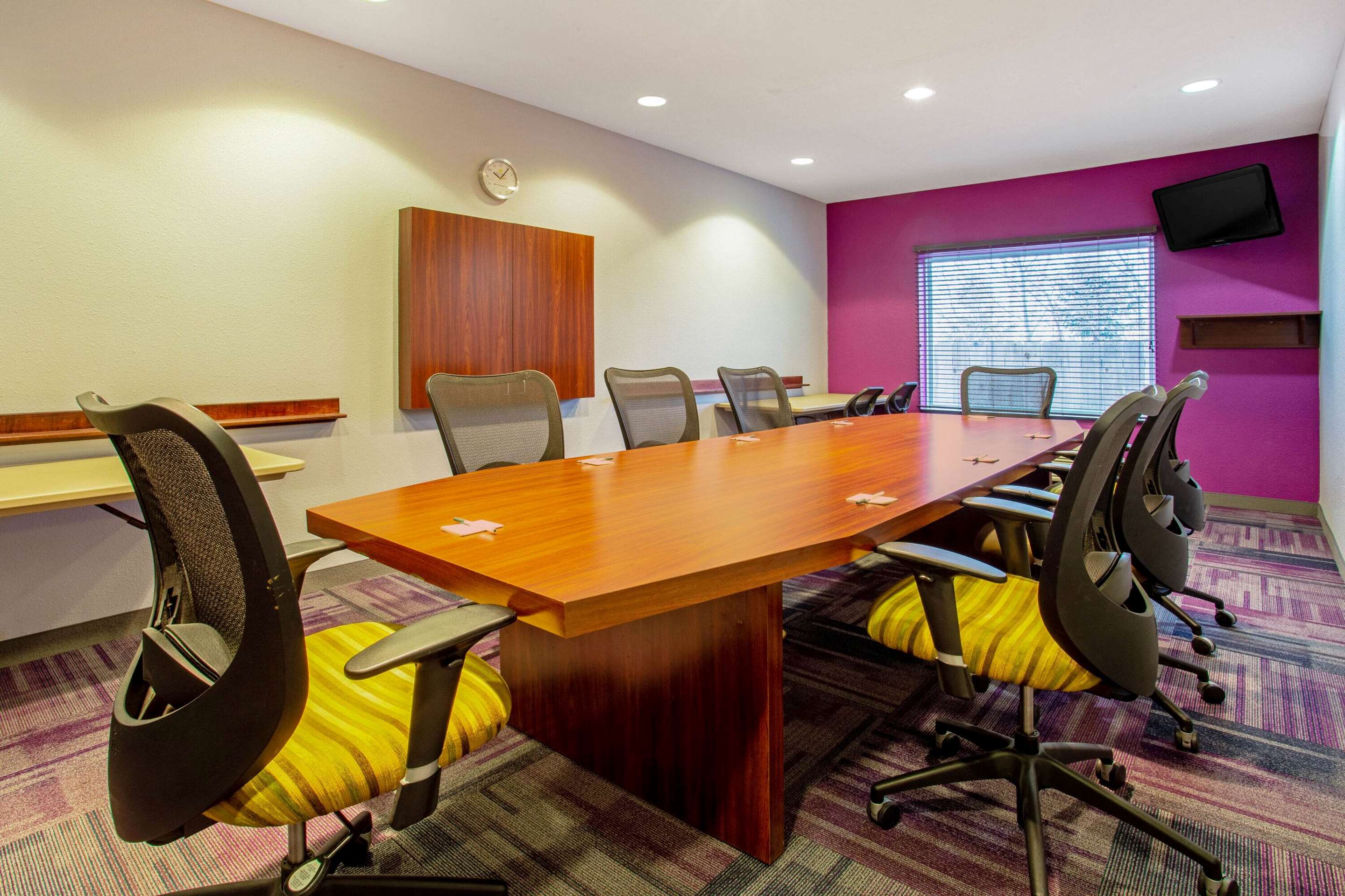 Meeting Room | La Quinta Inn & Suites by Wyndham Bismarck
