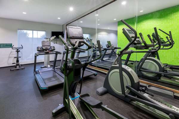 Fitness/ Exercise Room - La Quinta Inn & Suites Northwest Beltway 8 Houston