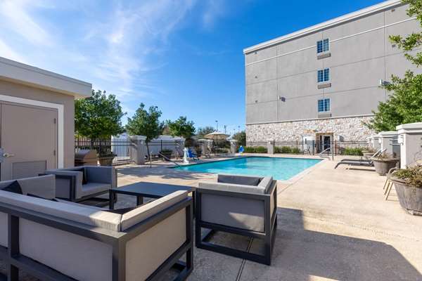Pool - La Quinta Inn & Suites Northwest Beltway 8 Houston