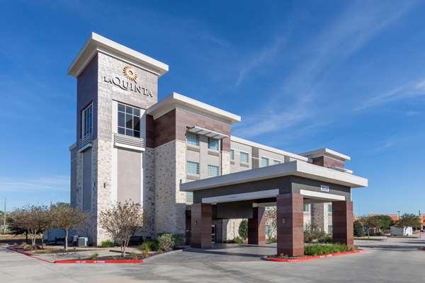 Exterior view - La Quinta Inn & Suites Northwest Beltway 8 Houston