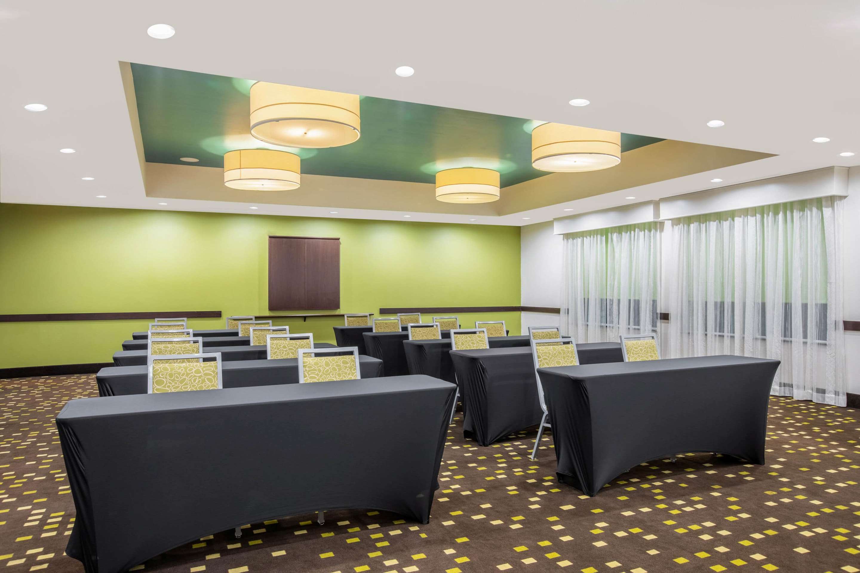 Meeting Room | La Quinta Inn & Suites by Wyndham Little Rock - West