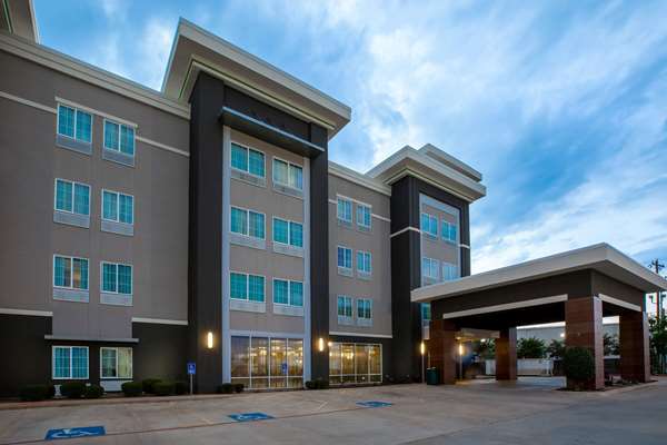 Exterior view - La Quinta Inn & Suites Durant