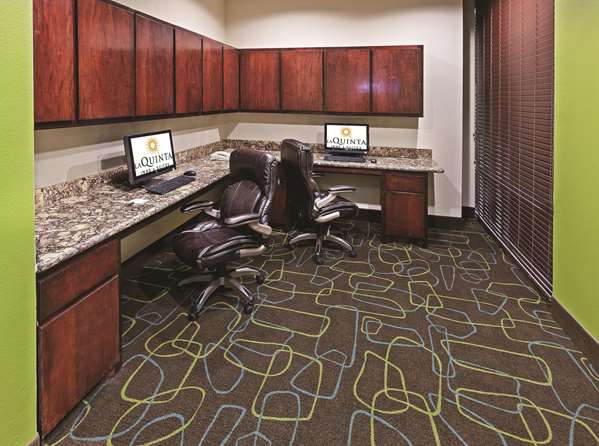 Conference Area - La Quinta Inn & Suites FM 1960 Willowbrook Houston