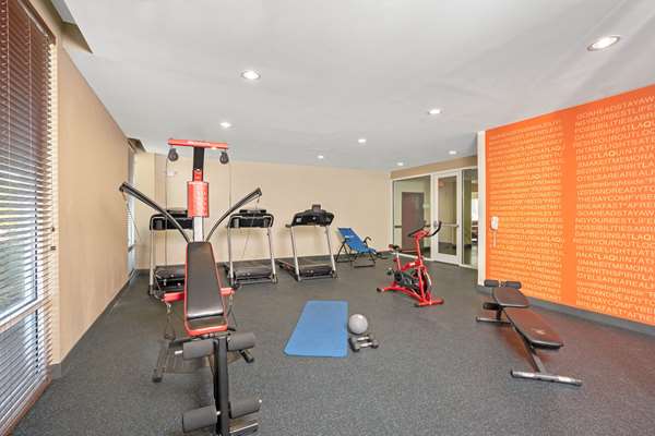 Fitness/ Exercise Room - La Quinta Inn & Suites FM 1960 Willowbrook Houston