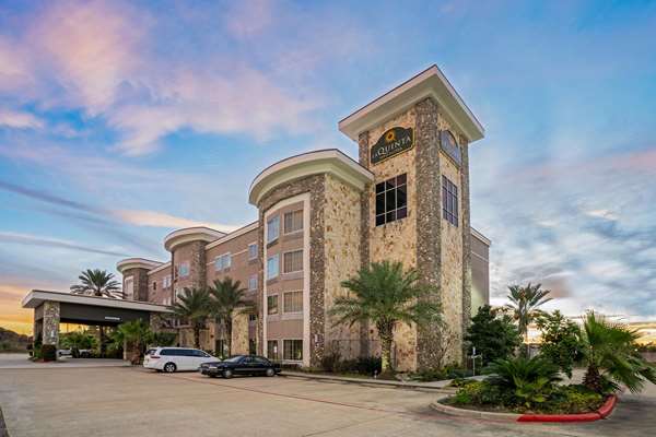 Exterior view - La Quinta Inn & Suites FM 1960 Willowbrook Houston