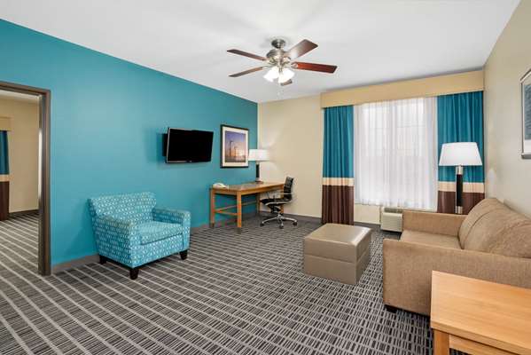 Suite - La Quinta Inn & Suites FM 1960 Willowbrook Houston
