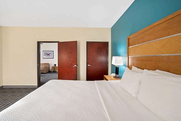 Suite - La Quinta Inn & Suites FM 1960 Willowbrook Houston