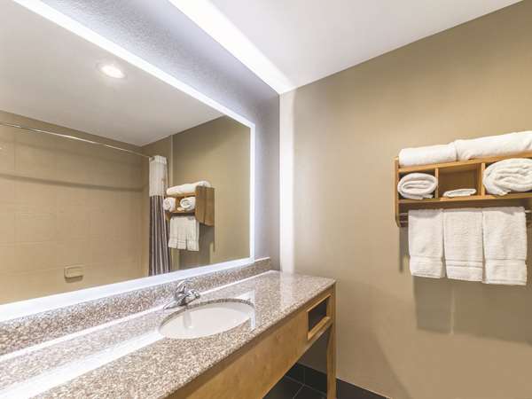  - La Quinta Inn & Suites Catoosa - I-44, Exit 240