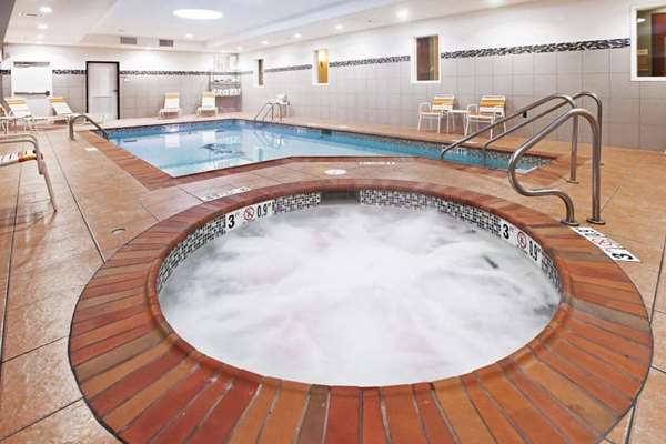 Pool - La Quinta Inn & Suites Catoosa - I-44, Exit 240