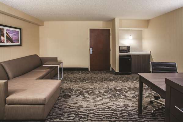 Suite - La Quinta Inn & Suites Elkton - I-95, Exit 109