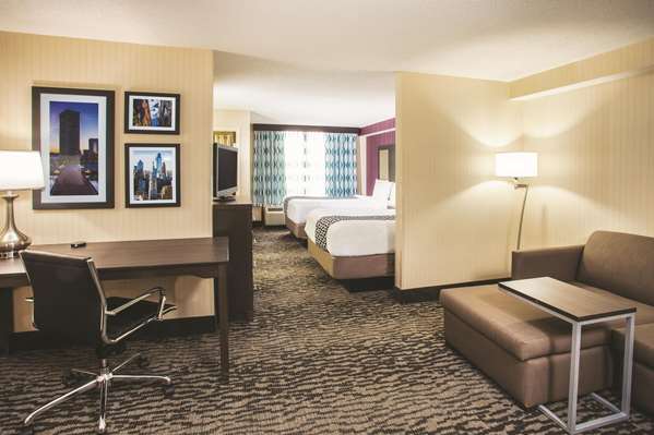 Suite - La Quinta Inn & Suites Elkton - I-95, Exit 109