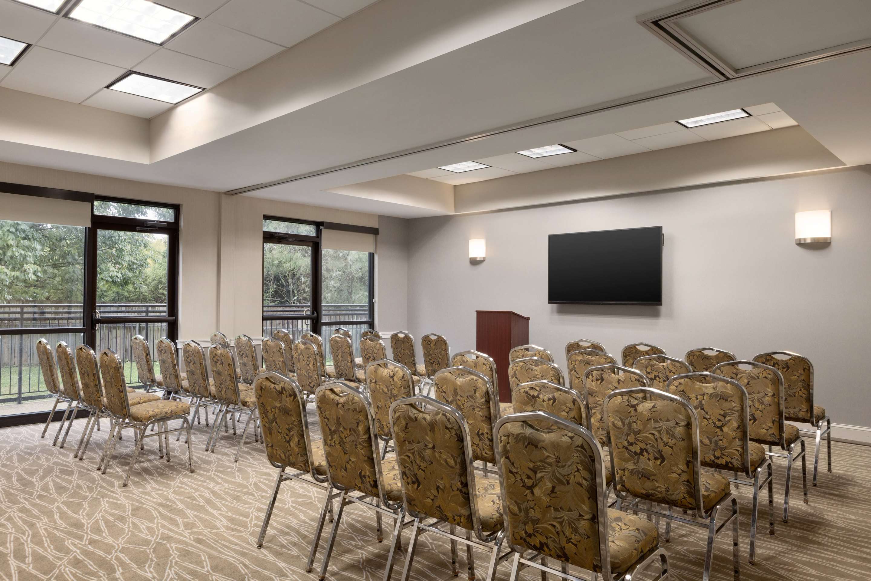 Meeting Room | La Quinta Inn & Suites by Wyndham Newark - Elkton