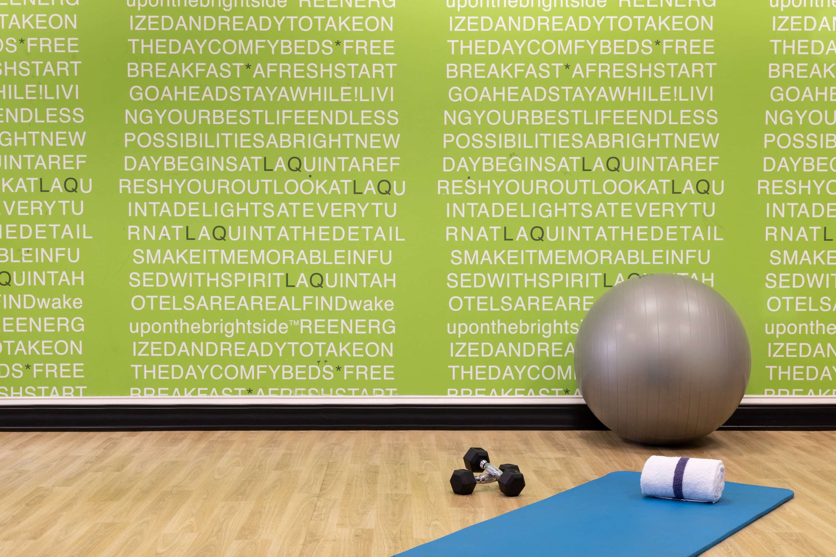Health club fitness center gym | La Quinta Inn & Suites by Wyndham Newark - Elkton