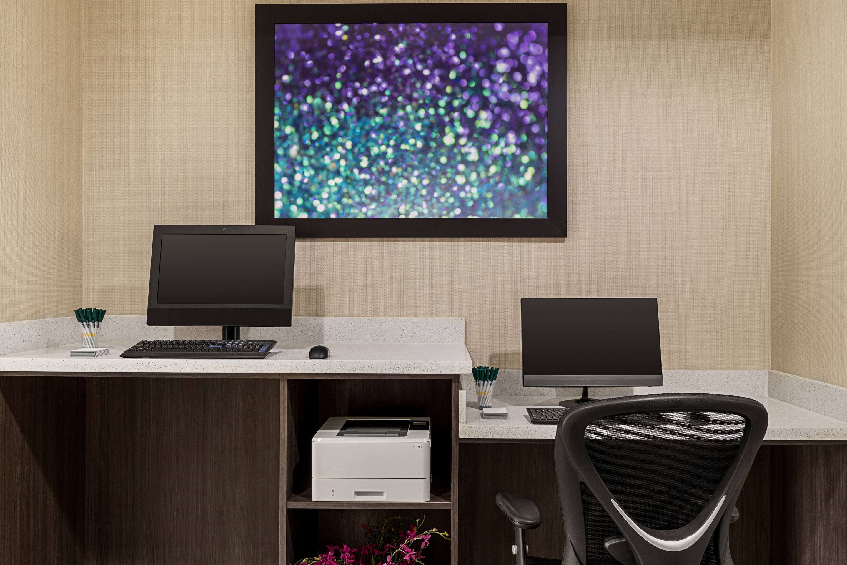 Business Center | La Quinta Inn & Suites by Wyndham Newark - Elkton