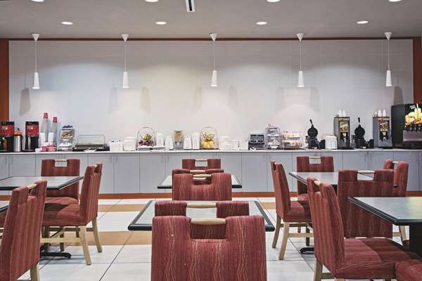  - La Quinta Inn & Suites Hershey Harrisburg - I-81, Exit 77